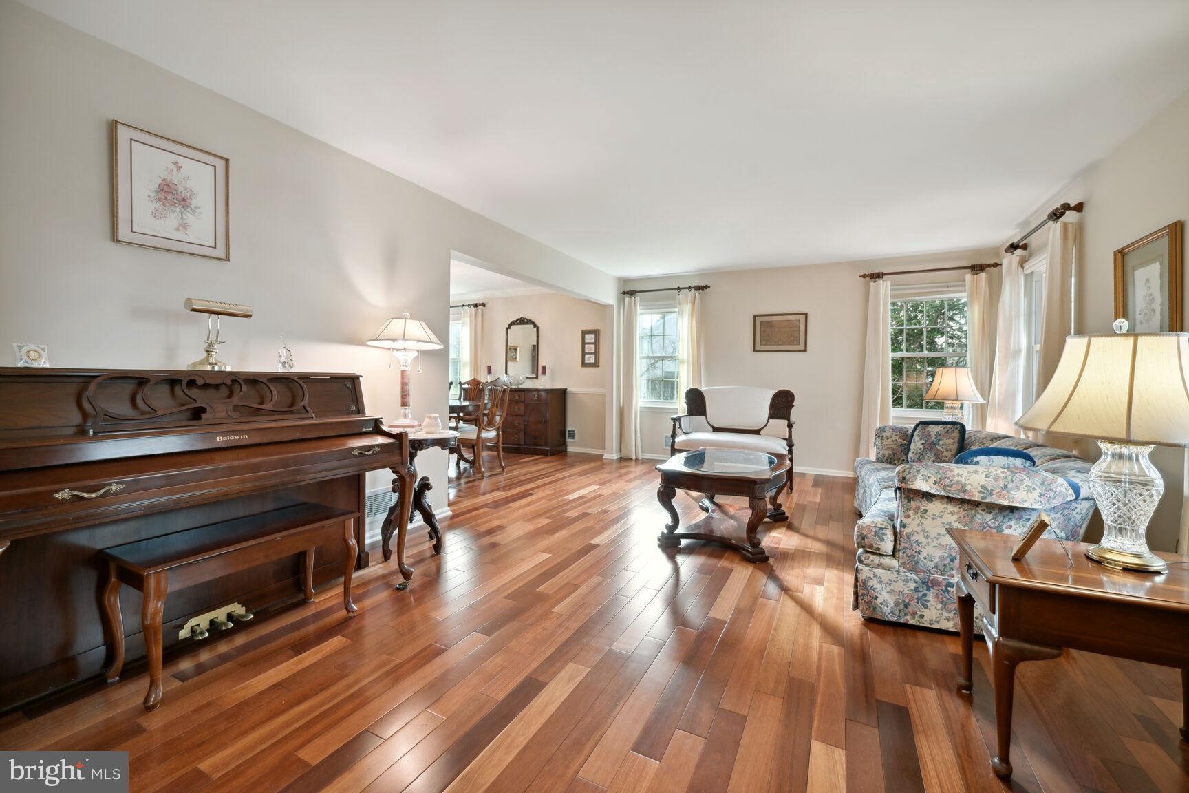 15 Perrine Path Princeton Junction, NJ 08550 - Photo 5 of 43