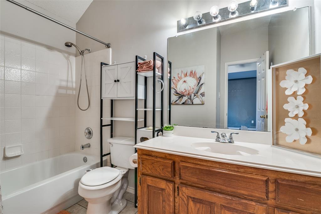 3214 Chalkstone Drive Rowlett, TX 75088 - Photo 27 of 36 View of one of full baths.