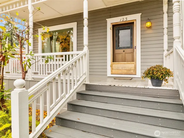 $550,000 | 123 Rogers Street Northwest, Olympia, WA 98502