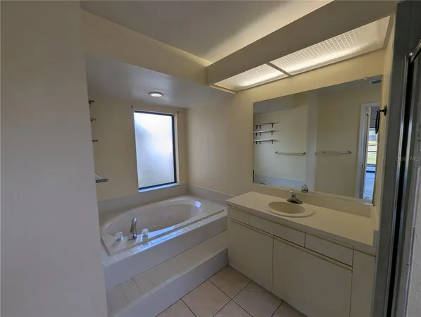 $2,300 | 11322 Torrey Pines Drive, Riverview, FL 33579