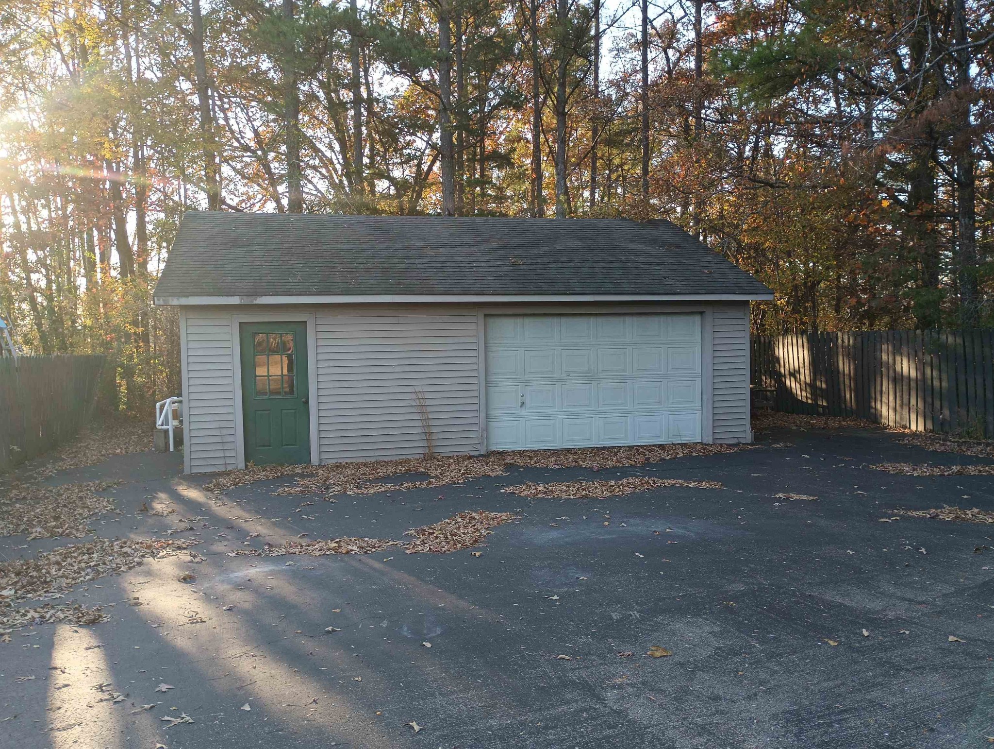 540 Willoughby Loop Savannah, TN 38372 - Photo 5 of 25 a backyard of a house with large trees and a yard