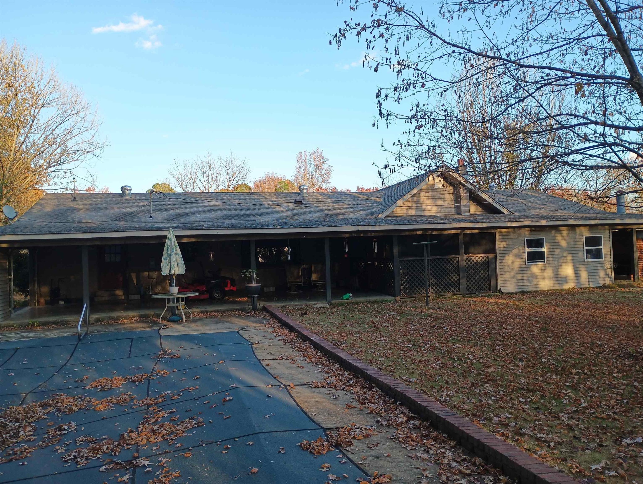 540 Willoughby Loop Savannah, TN 38372 - Photo 6 of 25 a front view of a house with sitting area