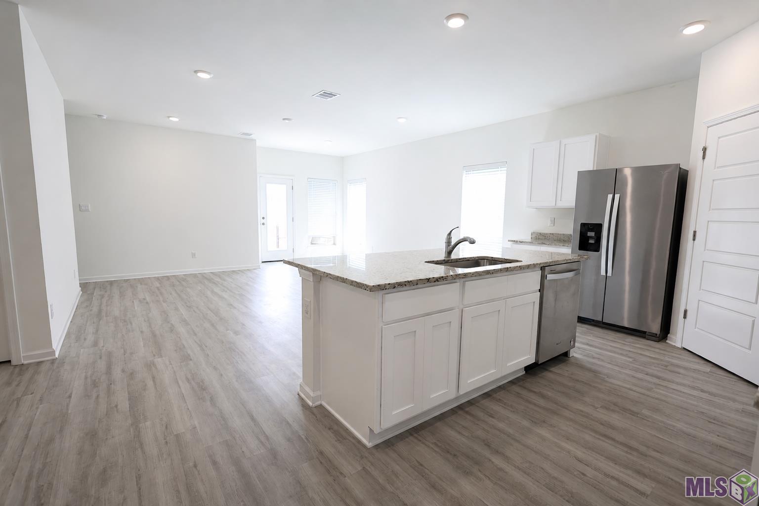13343 Bellacosa Avenue Baton Rouge, LA 70817 - Photo 2 of 29