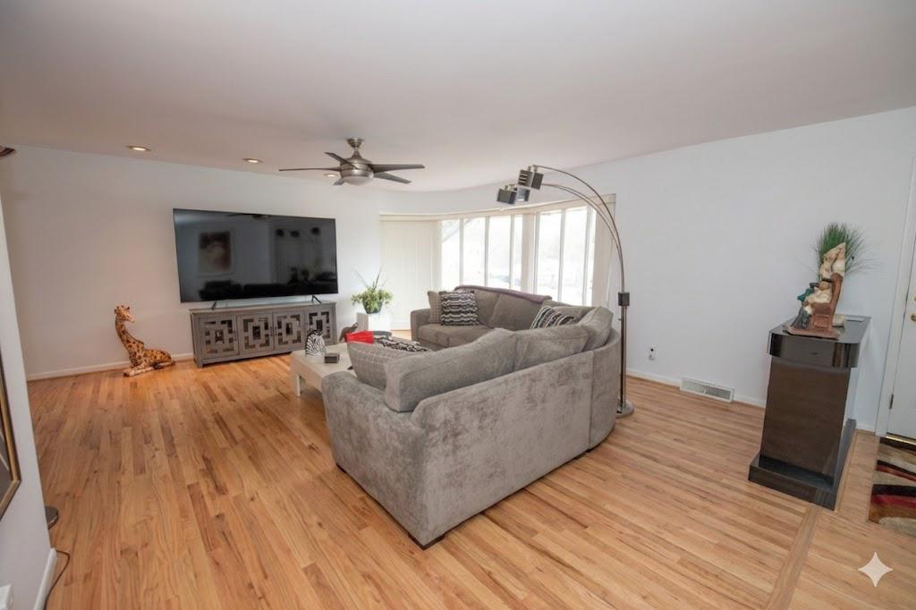 1180 Ballytore Road Huntingdon Valley, PA 19006 - Photo 14 of 41 Living room with AI modified hardwood floors