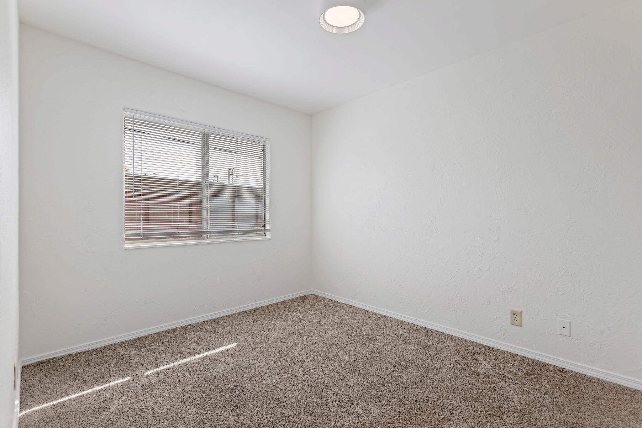 4200 South A Street Oxnard, CA 93033 - Photo 13 of 23 an empty room with a window