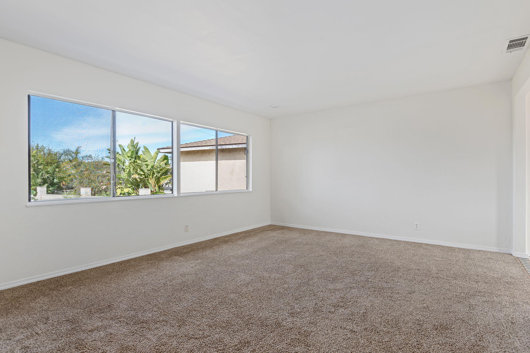 4200 South A Street Oxnard, CA 93033 - Photo 3 of 23 an empty room with windows