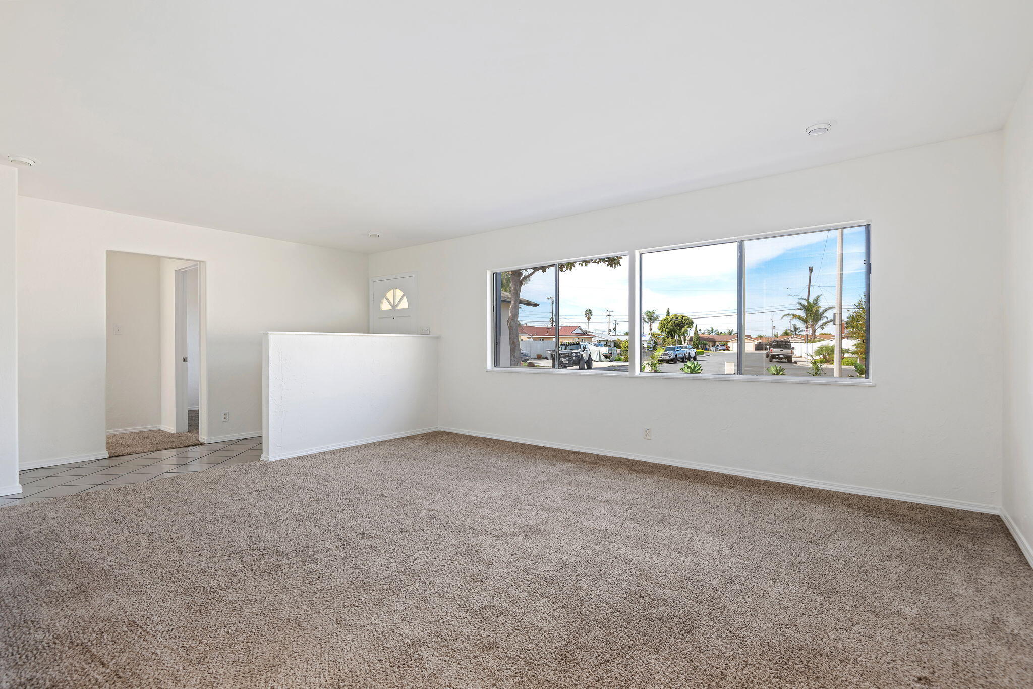4200 South A Street Oxnard, CA 93033 - Photo 4 of 23 an empty room with windows