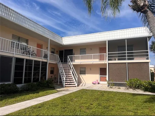 $2,400 | 460 Base Avenue East, Unit 129, Venice, FL 34285