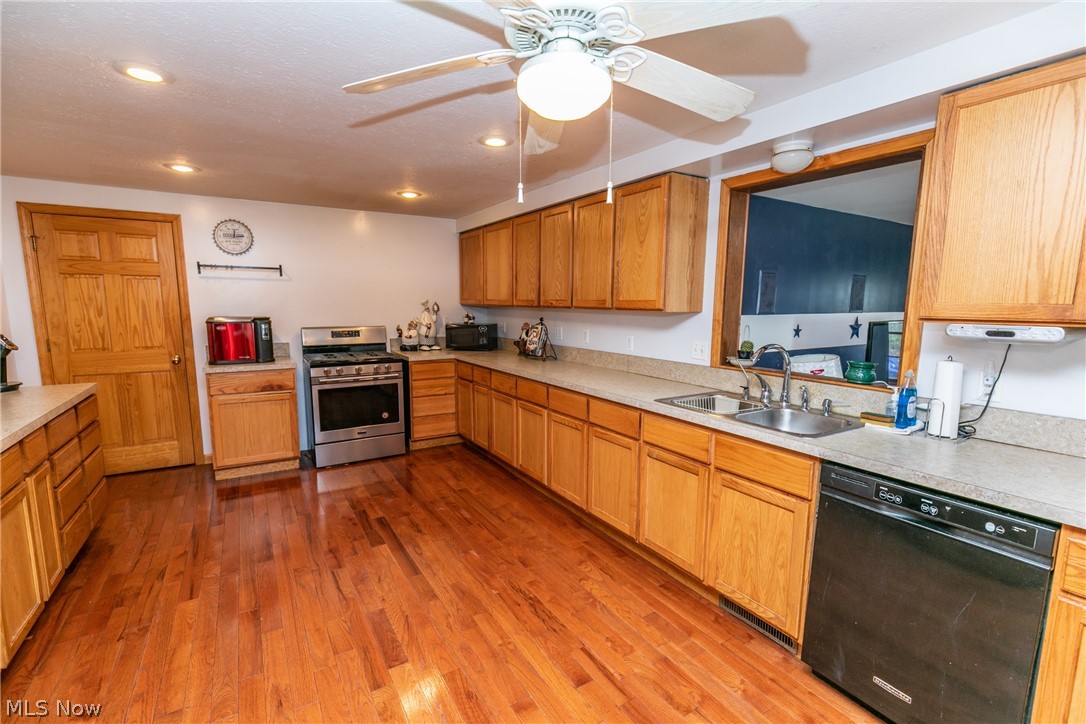 17804 Howe Road Strongsville, OH 44136 - Photo 11 of 35