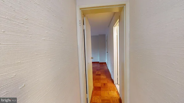 a view of empty room with window