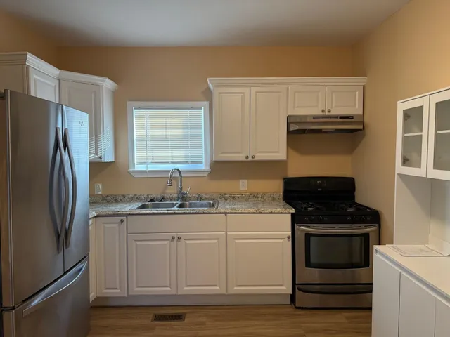 $2,500 | 347 Spruce Street, Manchester, NH 03103