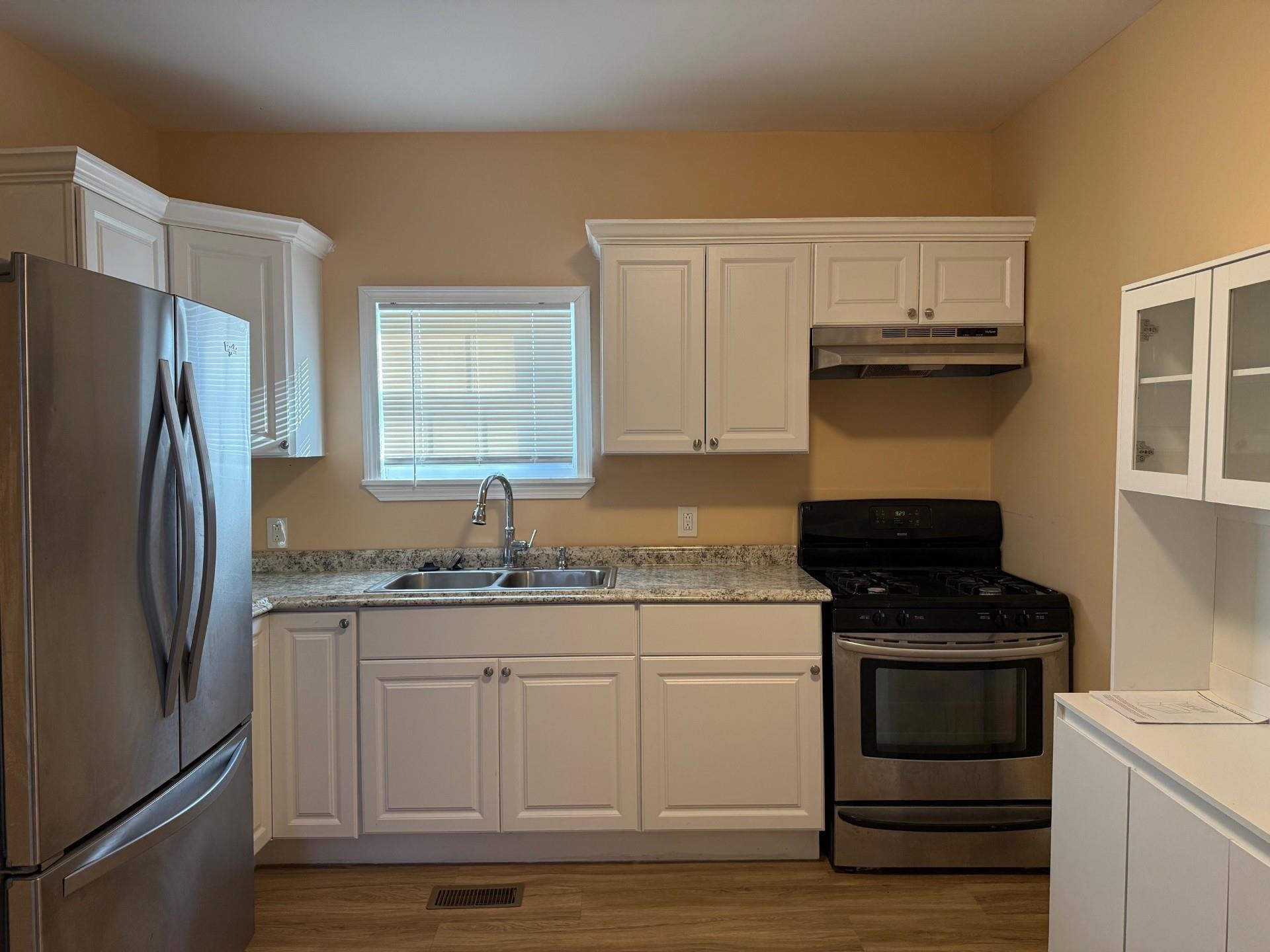 347 Spruce Street Manchester, NH 03103 - Photo 14 of 15