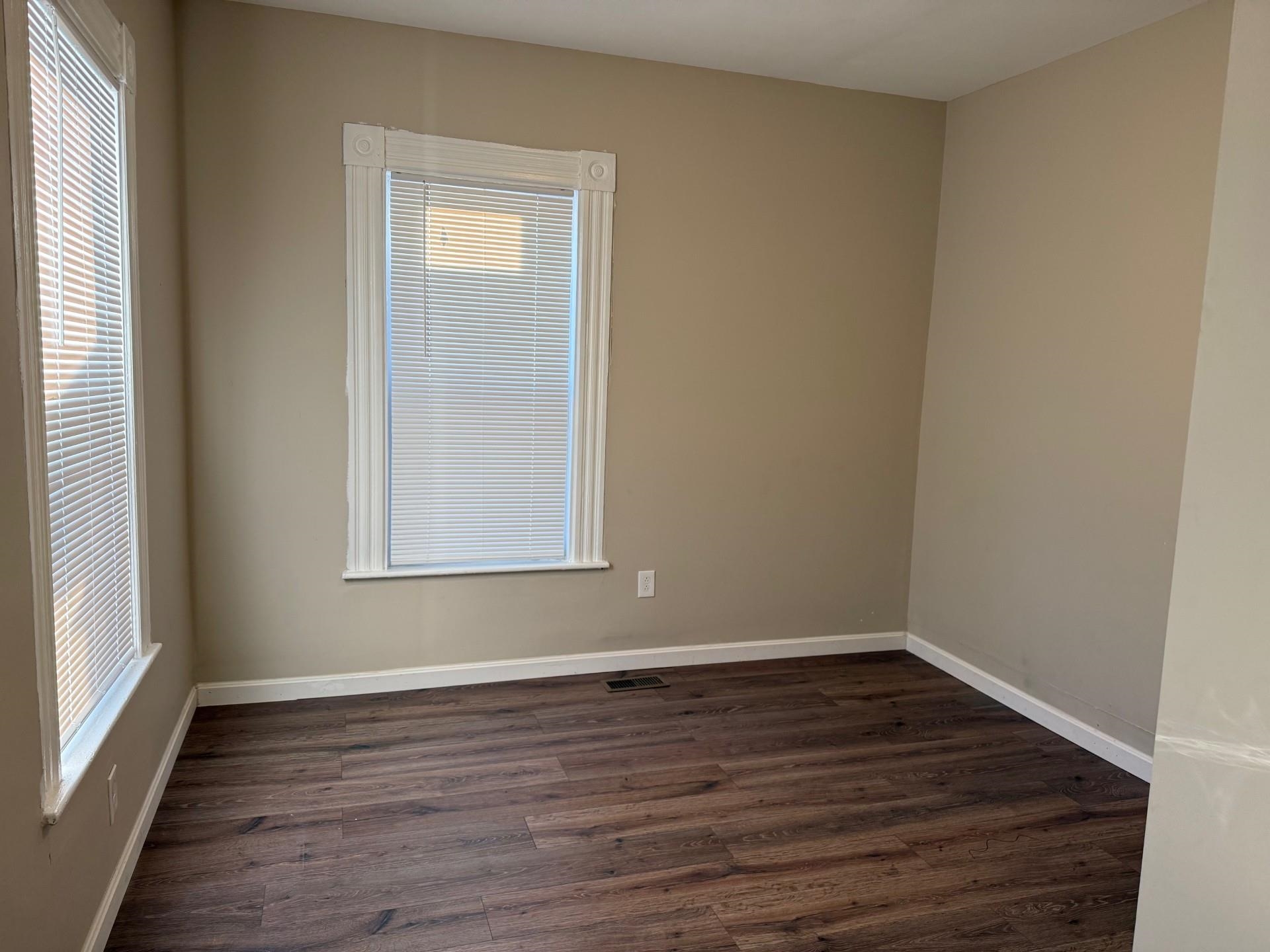 347 Spruce Street Manchester, NH 03103 - Photo 4 of 15