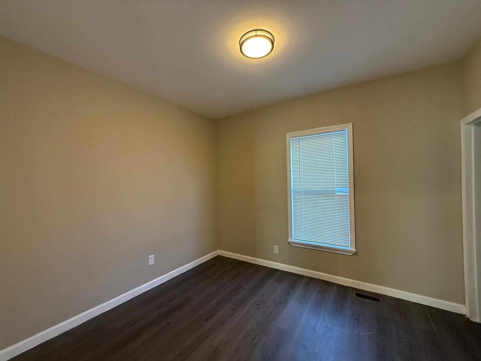 347 Spruce Street Manchester, NH 03103 - Photo 5 of 15