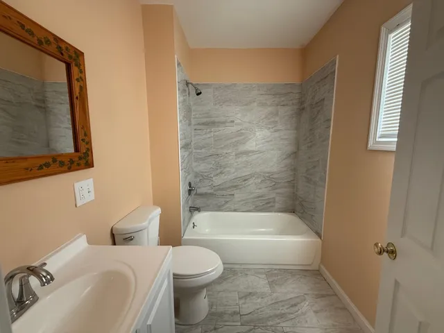 $2,500 | 347 Spruce Street, Manchester, NH 03103