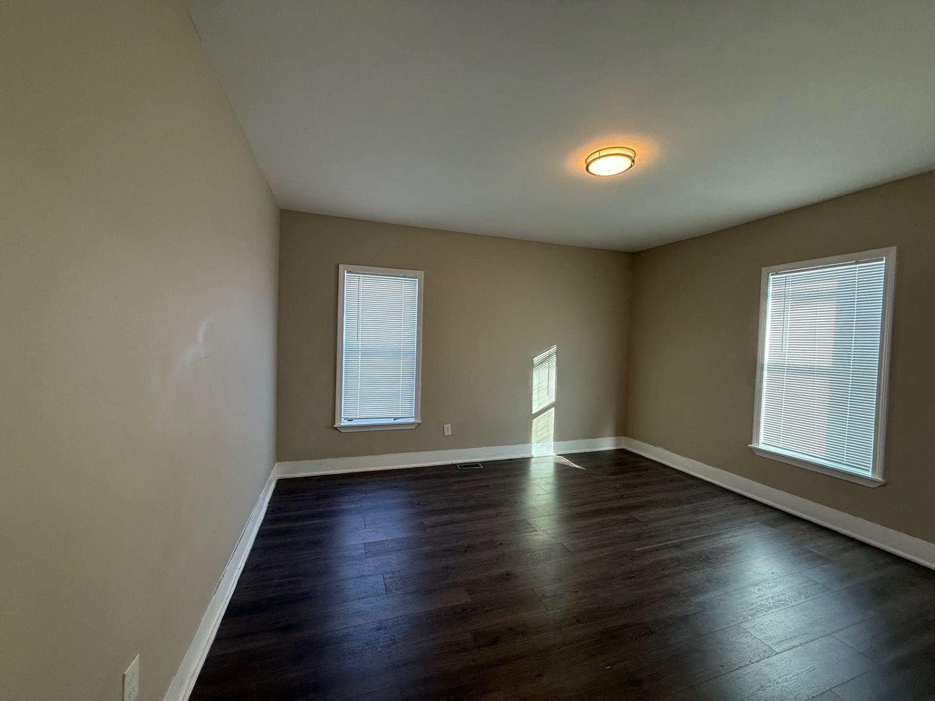 347 Spruce Street Manchester, NH 03103 - Photo 7 of 15