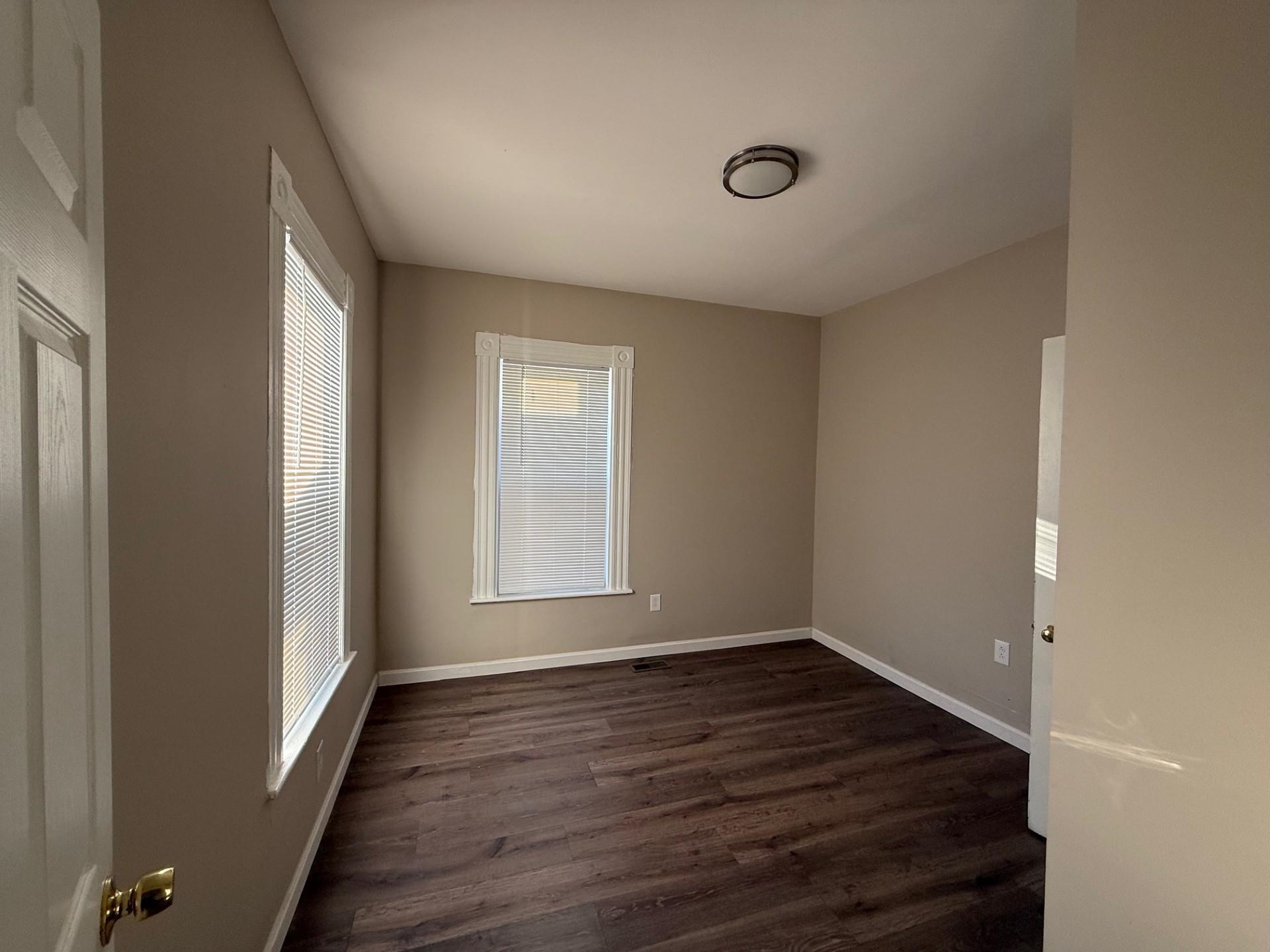 347 Spruce Street Manchester, NH 03103 - Photo 8 of 15