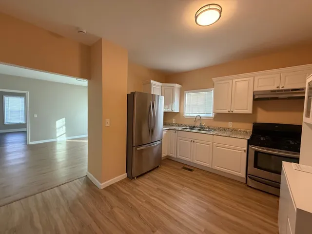 $2,500 | 347 Spruce Street, Manchester, NH 03103