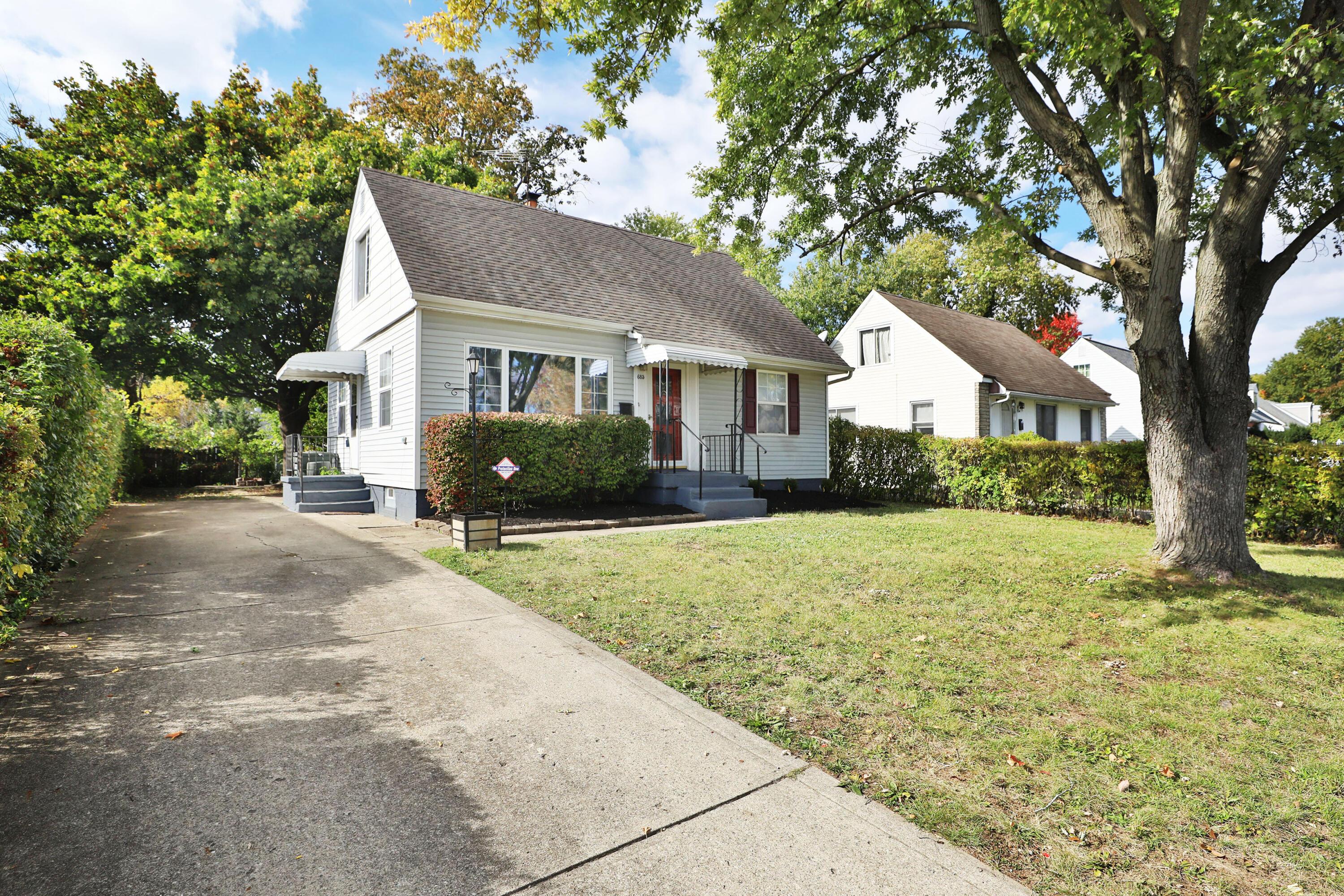 685 South Ashburton Road Columbus, OH 43213 - Photo 3 of 37 685-Ashburton-03