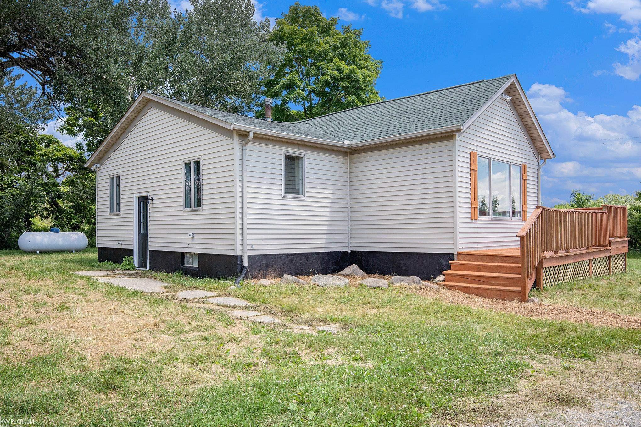 721 Memphis Ridge Road Memphis, MI 48041 - Photo 3 of 21