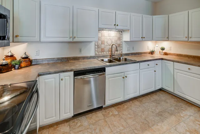 $349,900 | 5480 Caddis Bend, Unit 102, Fitchburg, WI 53711