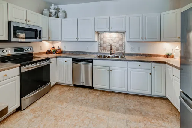 $349,900 | 5480 Caddis Bend, Unit 102, Fitchburg, WI 53711