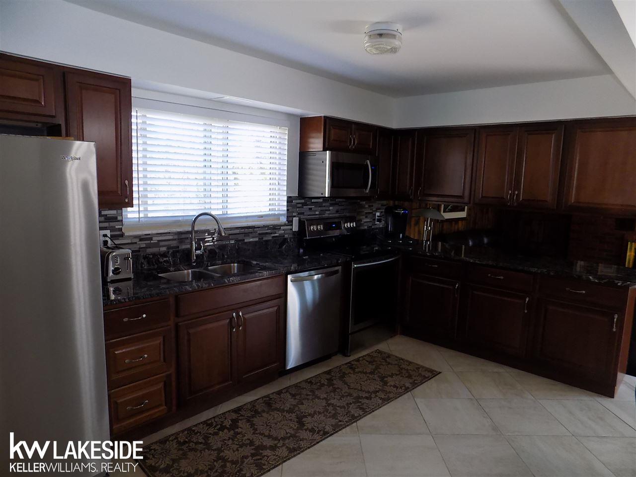 47180 Barbara Road Macomb, MI 48044 - Photo 9 of 39 CUSTOM BACK SPLACH