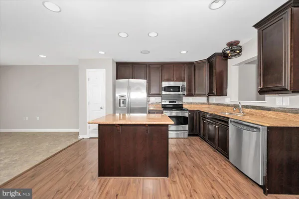 $1,750 | 7 New Gate Court, Falling Waters, WV 25419