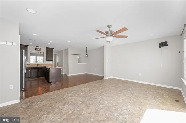 $1,750 | 7 New Gate Court, Falling Waters, WV 25419