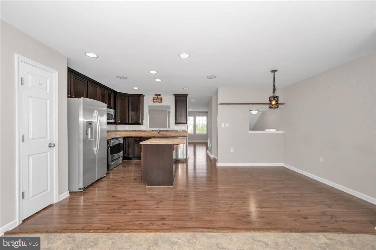 7 New Gate Court Falling Waters, WV 25419 - Photo 19 of 52