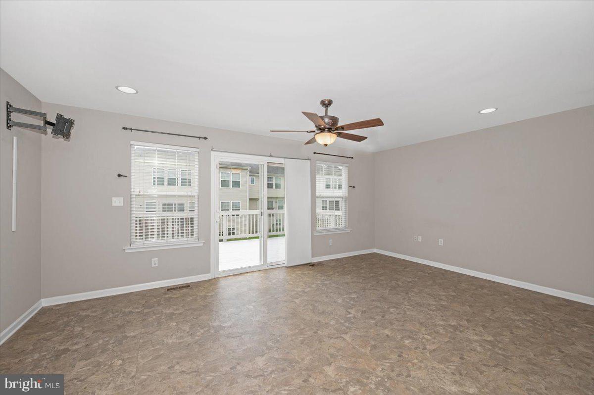 7 New Gate Court Falling Waters, WV 25419 - Photo 20 of 52