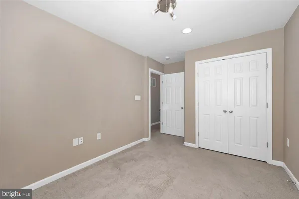 $1,750 | 7 New Gate Court, Falling Waters, WV 25419