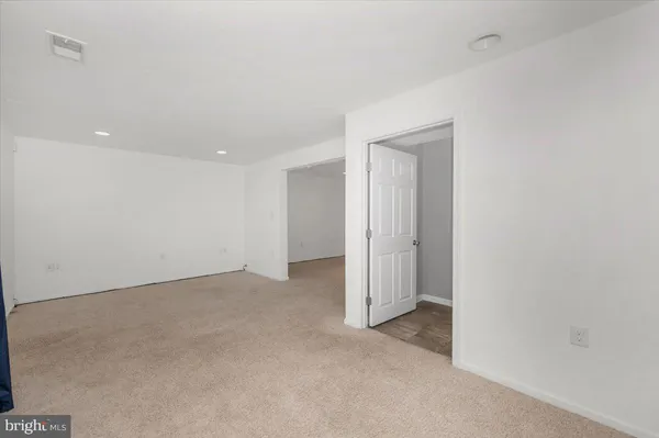 $1,750 | 7 New Gate Court, Falling Waters, WV 25419