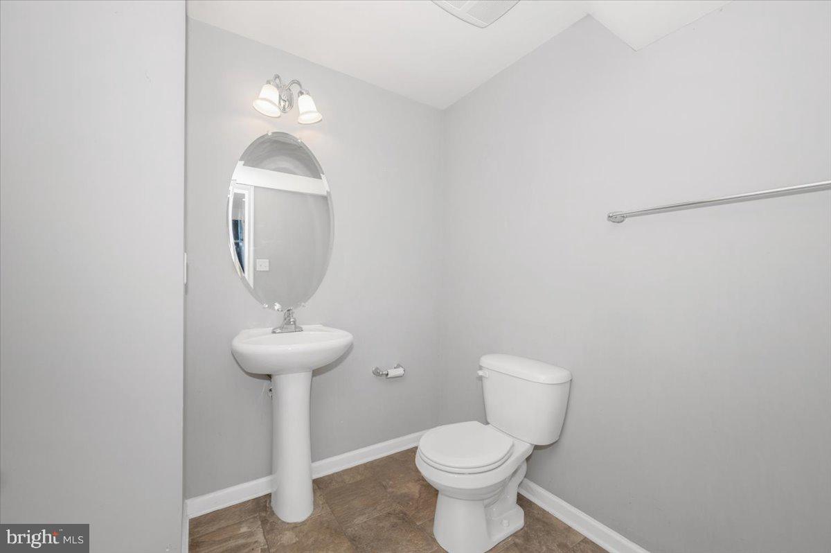 7 New Gate Court Falling Waters, WV 25419 - Photo 43 of 52