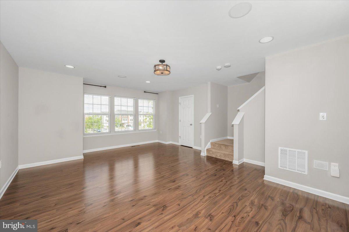 7 New Gate Court Falling Waters, WV 25419 - Photo 8 of 52