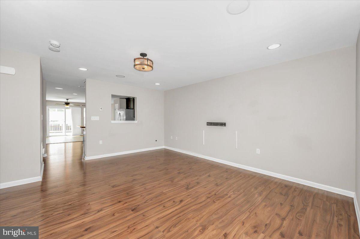 7 New Gate Court Falling Waters, WV 25419 - Photo 10 of 52