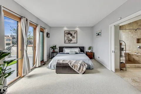 $825,000 | 2011 West Wabansia Avenue, Unit 3, Chicago, IL 60647