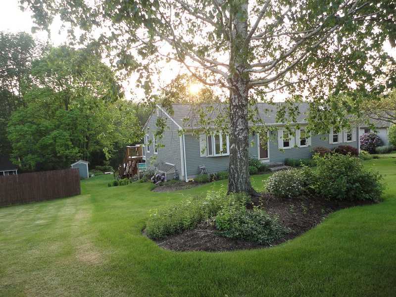21 Hezekiah Drive Warren, RI 02885 - Photo 1 of 9 Exterior Front.