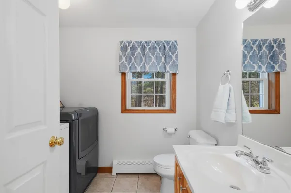 $550,000 | 4 Smith Corner Road, Newton, NH 03858