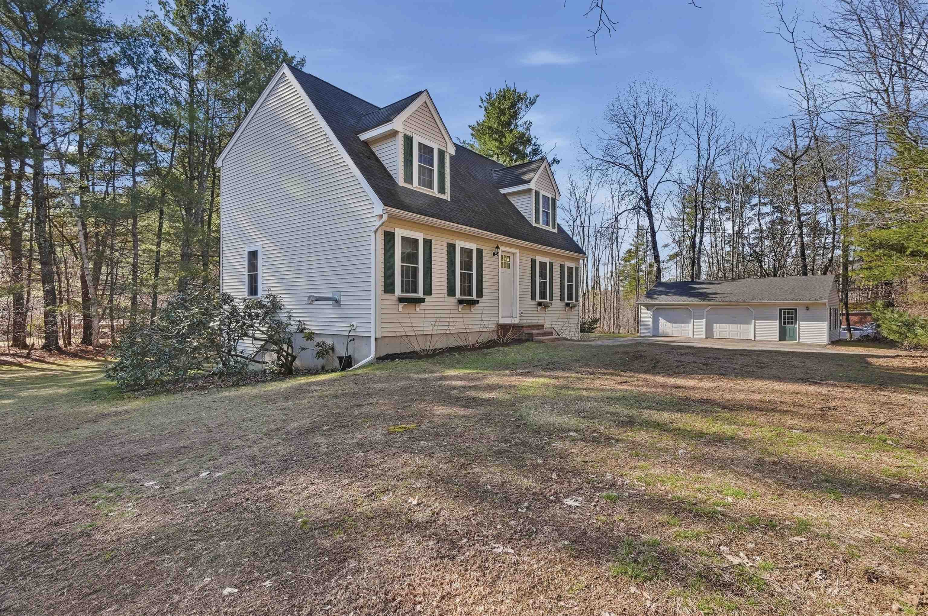 4 Smith Corner Road Newton, NH 03858 - Photo 2 of 37