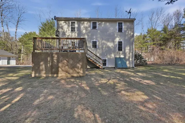 $550,000 | 4 Smith Corner Road, Newton, NH 03858