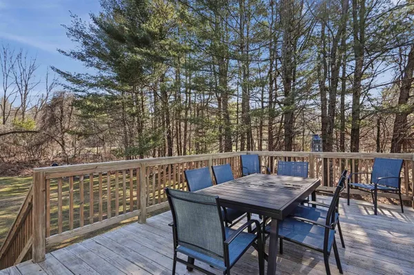 $550,000 | 4 Smith Corner Road, Newton, NH 03858