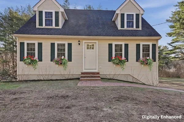 $550,000 | 4 Smith Corner Road, Newton, NH 03858