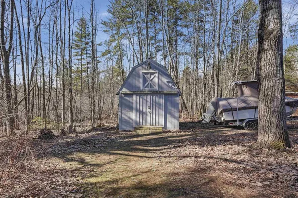 $550,000 | 4 Smith Corner Road, Newton, NH 03858