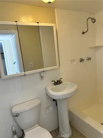 $4,799 | 7860 Lasaine Avenue, Northridge, CA 91325