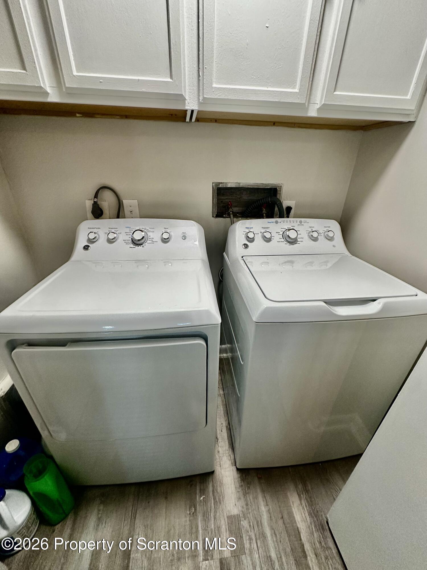 1727 Bulwer Street Scranton, PA 18504 - Photo 25 of 40 a utility room with dryer and washer