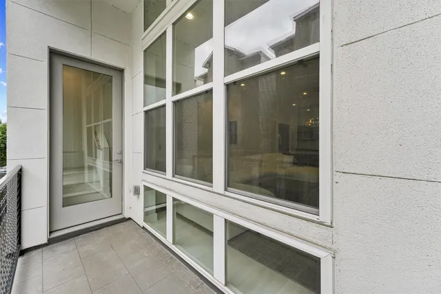 $5,000 | 5854 East Post Oak Lane, Houston, TX 77055