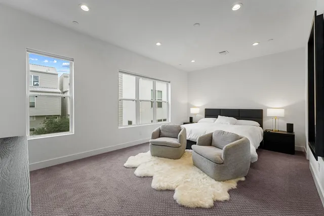 $5,000 | 5854 East Post Oak Lane, Houston, TX 77055