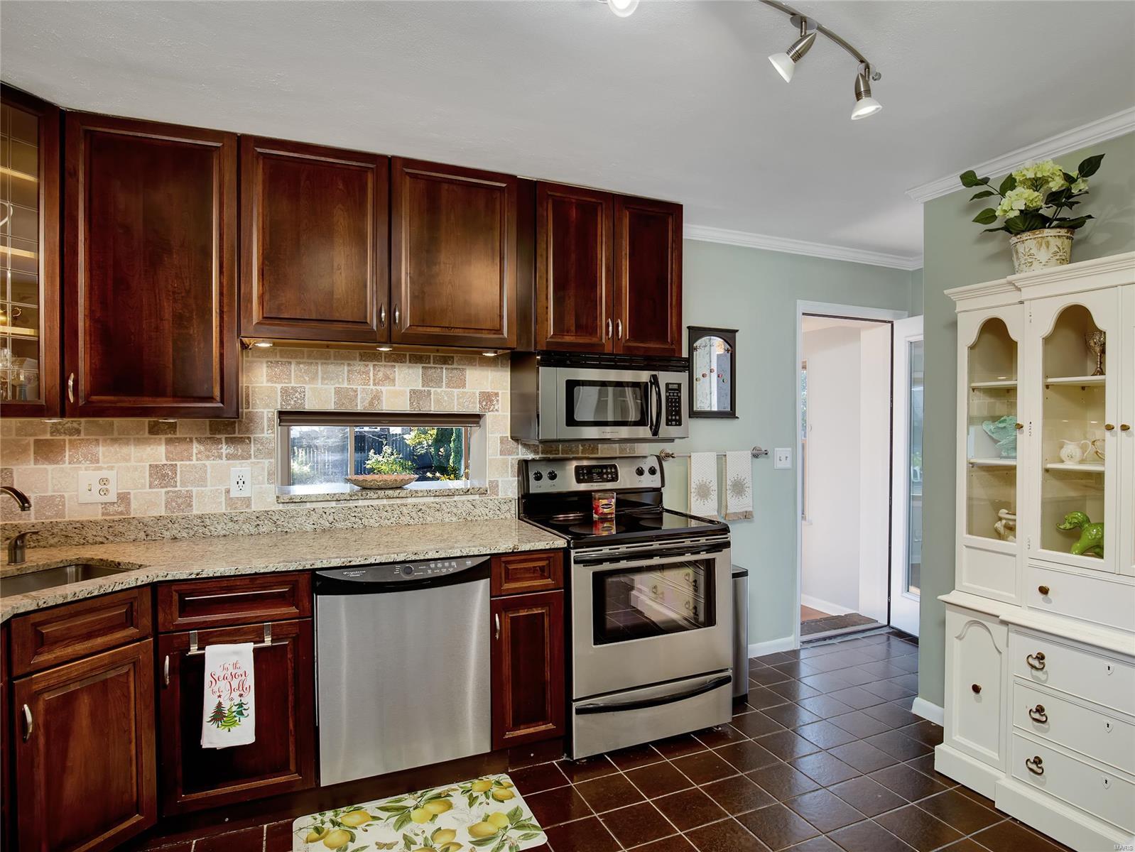 7226 Clayton Road St. Louis, MO 63117 - Photo 15 of 31 Gallery Image 15