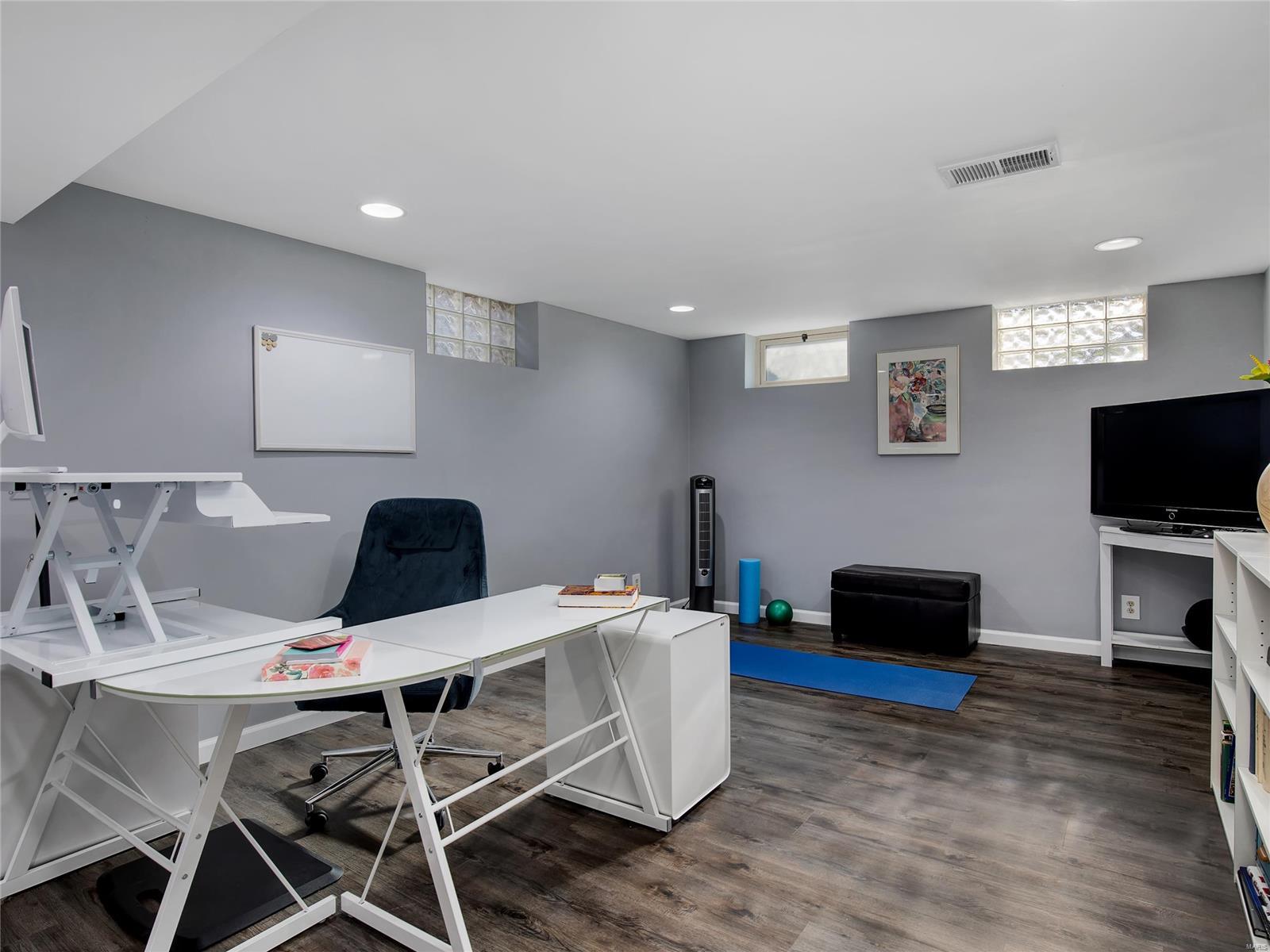 7226 Clayton Road St. Louis, MO 63117 - Photo 22 of 31 Gallery Image 22